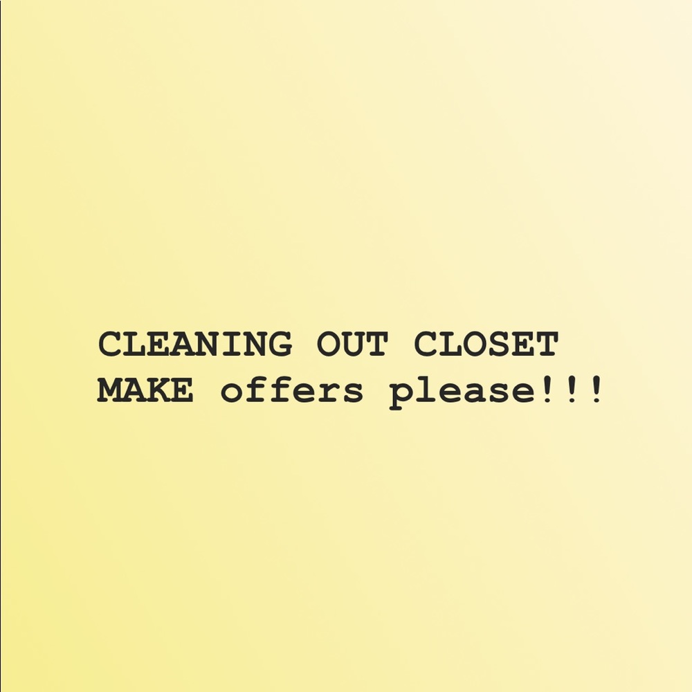 MAKE OFFERS!!💗💗